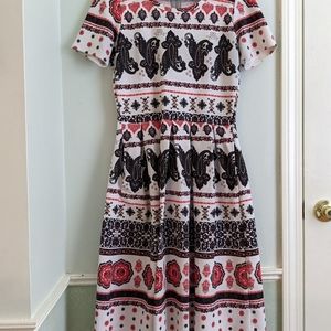 LuLaRoe Amelia Med dress WITH POCKETS